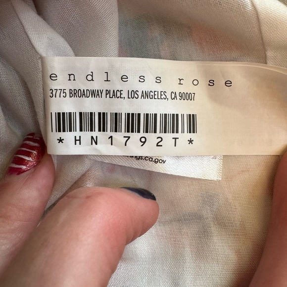 Endless rose large floral cropped blouse NWT - Picture 8 of 12